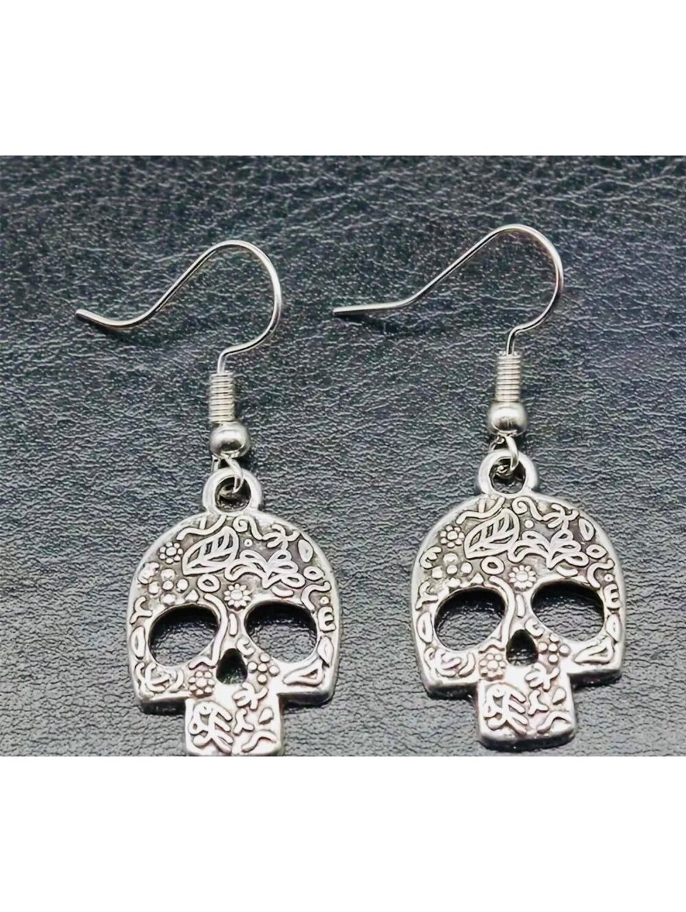 New -Silver - Skull Pendant Earrings